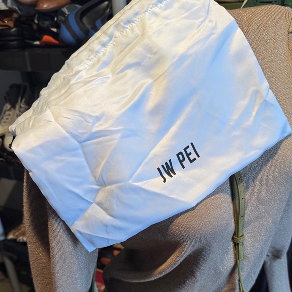 π JW PEI Olive Crossbody Bag with Gold Accents - Picture 10 of 16